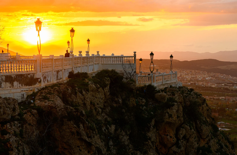 Couché de solei au sommet du plateau de Lalla Setti sur une terrasse
