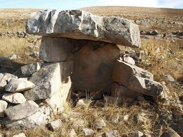 Les Dolmens de Chemora et de Seriana