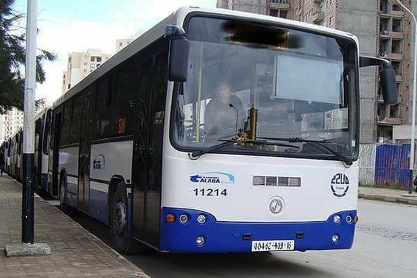 Bus de la compagnie ETUB circulant à Biskra