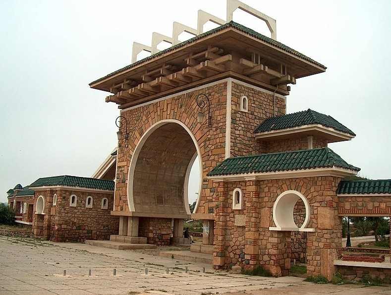 Bab Al-Arsa (La Porte d'Al-Arsa)