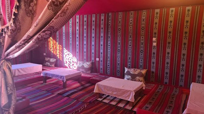 Cuisine traditionnelle sous tente Berbère