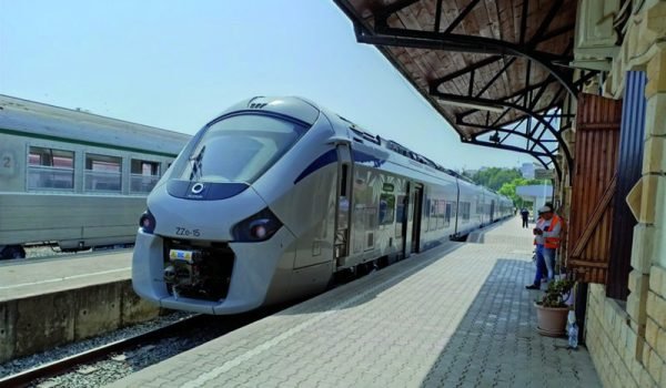 Train Coradia de la SNTF en gare de Bejaïa