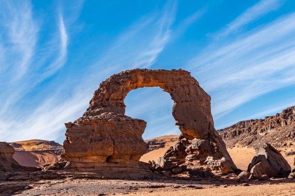 Arche naturelle rocheuse creusée par l'érosion