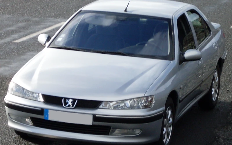 Peugeot 406 grise 2.0 HDI, berline et taxi d'occasion increvable en Algérie