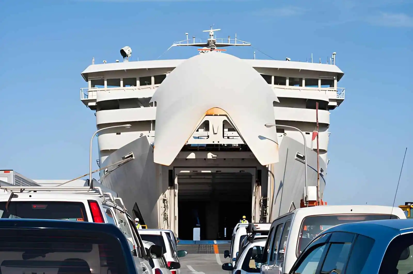 Préparer son véhicule et ses documents pour une traversée en ferry vers l’Algérie