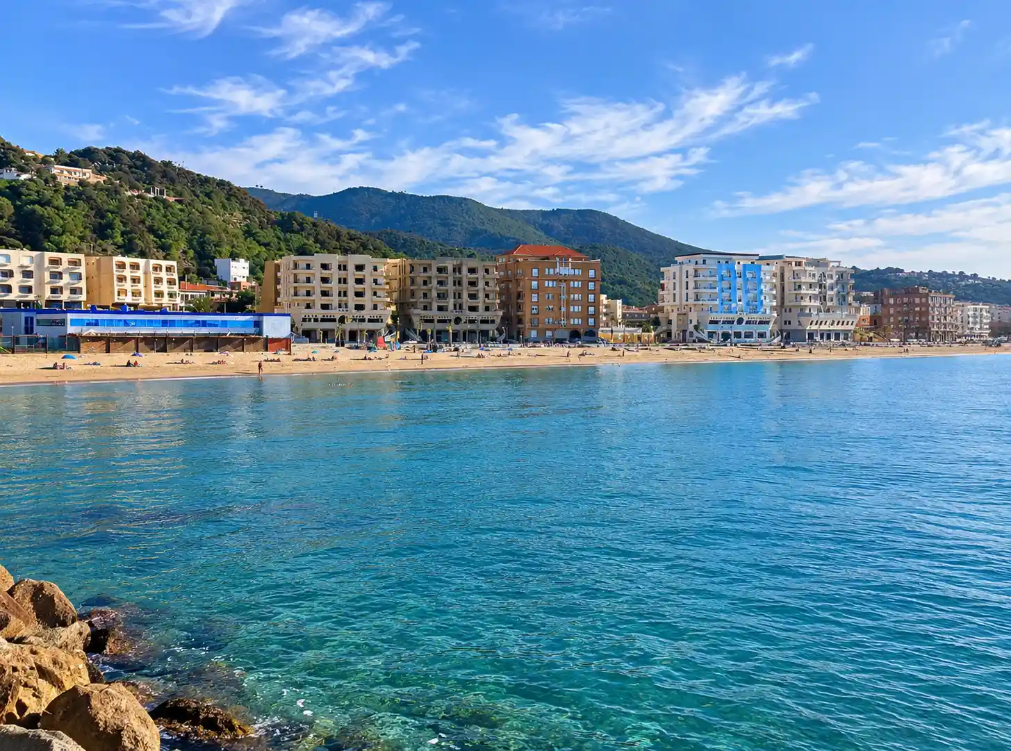 Grande Plage de Ténès – La Guinguette, plage sur le littoral de la wilaya de Chlef en Algérie