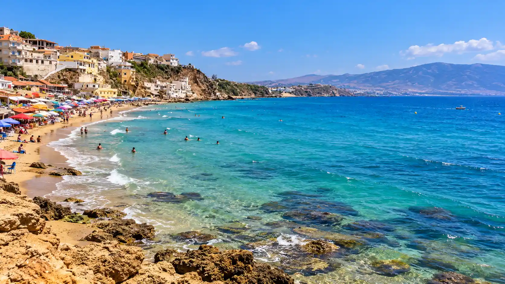 Plage de Bousfer Plage, wilaya d’Oran en Algérie