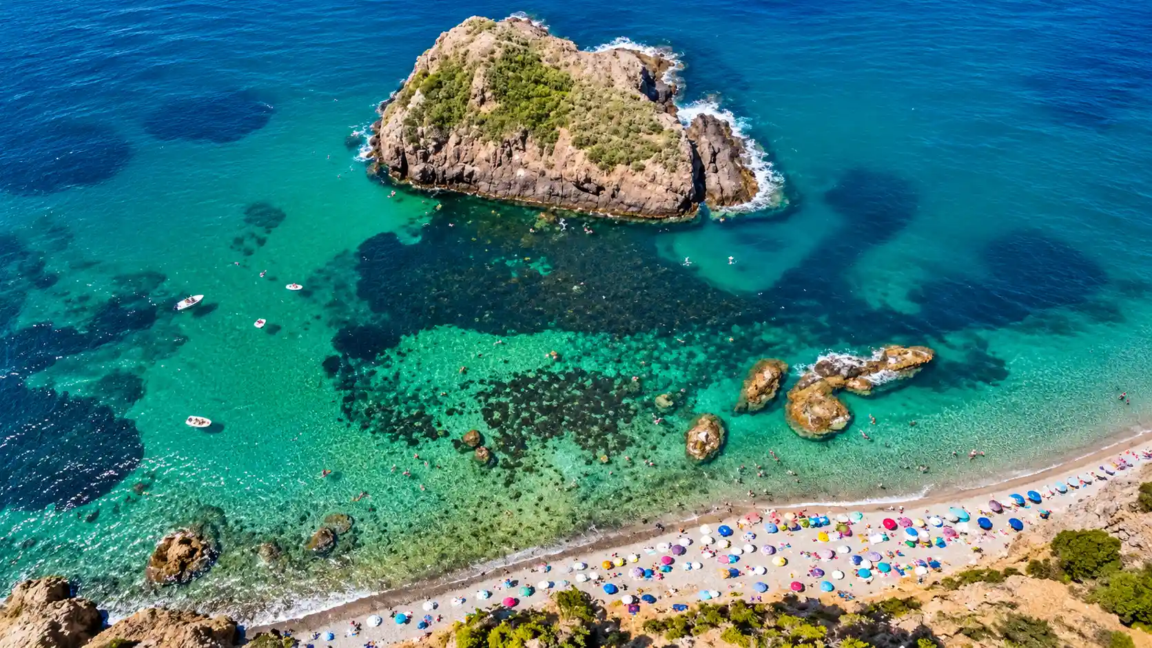 Doumia, plage sur le littoral de la wilaya de Chlef en Algérie