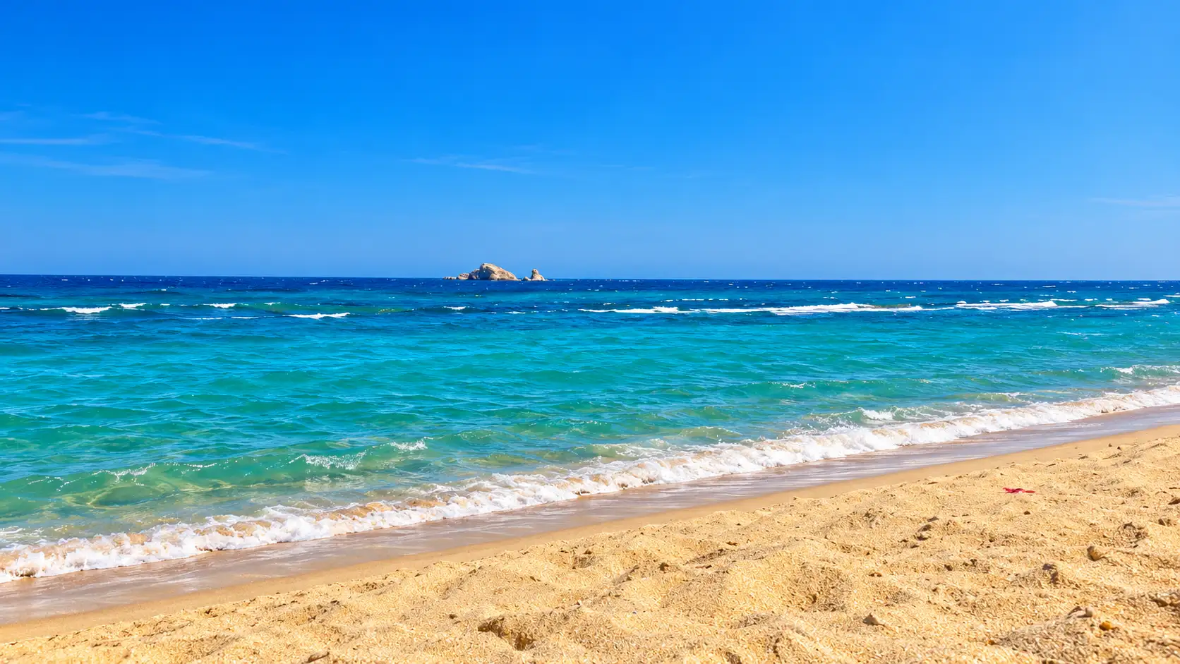 Plage d’El Kadous dans la commune de Héraoua à l’est de la wilaya d’Alger, longue plage de sable