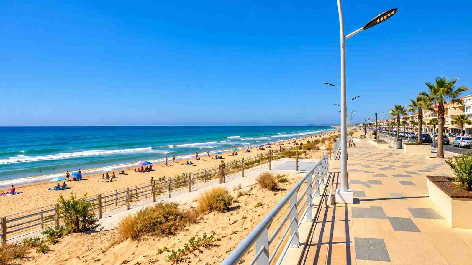 Plage des Sablettes à Mazagran près de Mostaganem en été